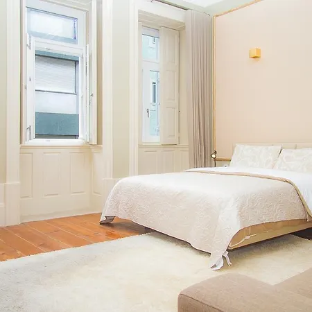 Liiiving In | Art & Heart Apartment