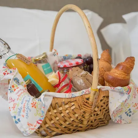 Liiiving In | Art & Heart Apartment *